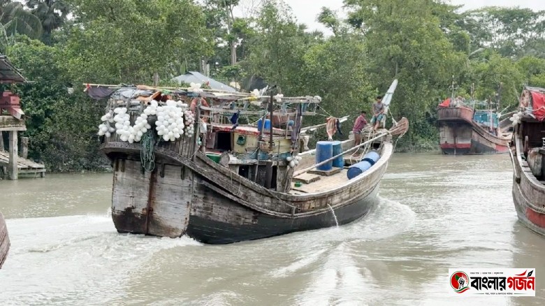 নিষেধাজ্ঞা শেষে সাগরে জাল ফেলতেই আবহাওয়ার চোখরাঙানি