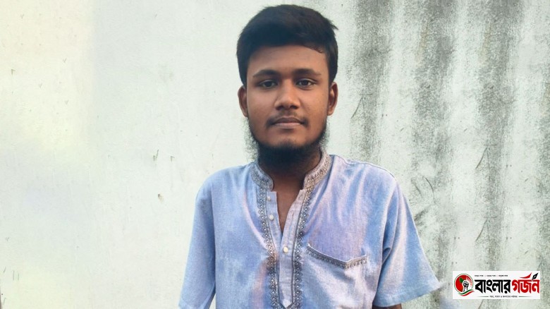 বিদ্যুৎস্পৃষ্টে দুই হাত হারানো সীতাকুণ্ডের রাব্বি এবারও পেলেন জিপিএ-৫